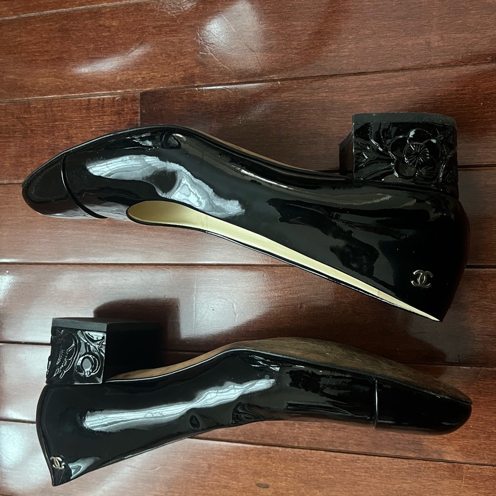 Black Chanel Heels - Picture 4 of 6